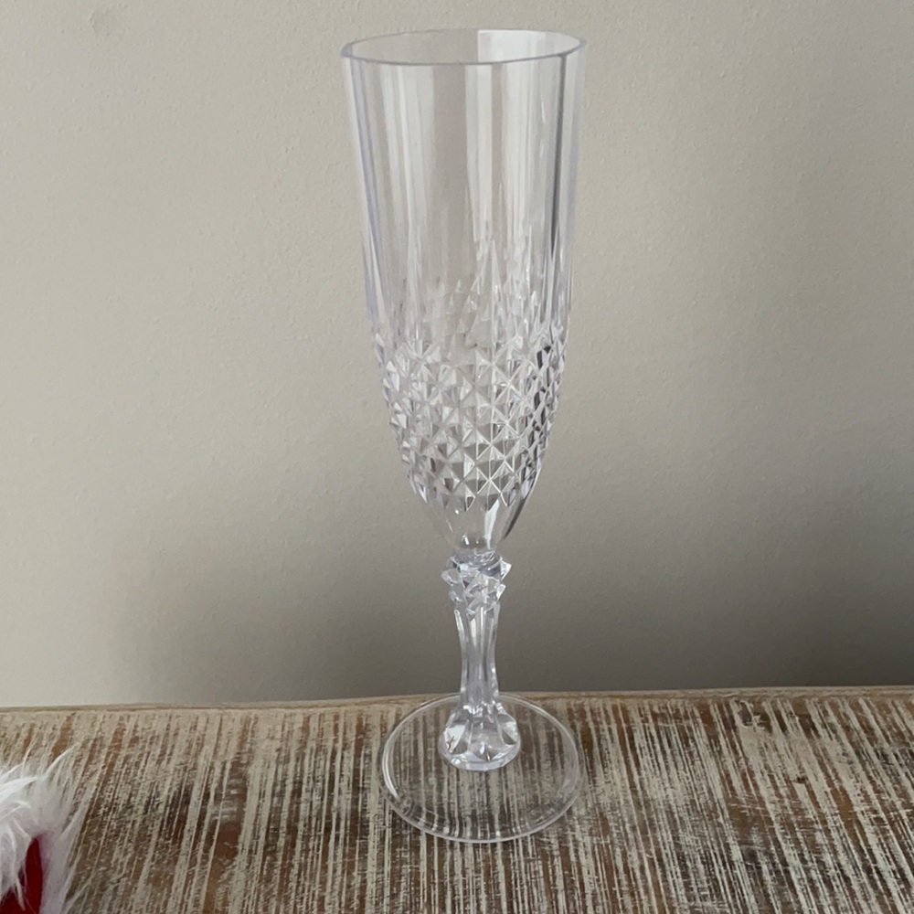 Patterned Plastic Champagne Flutes, 12 Ct, clear